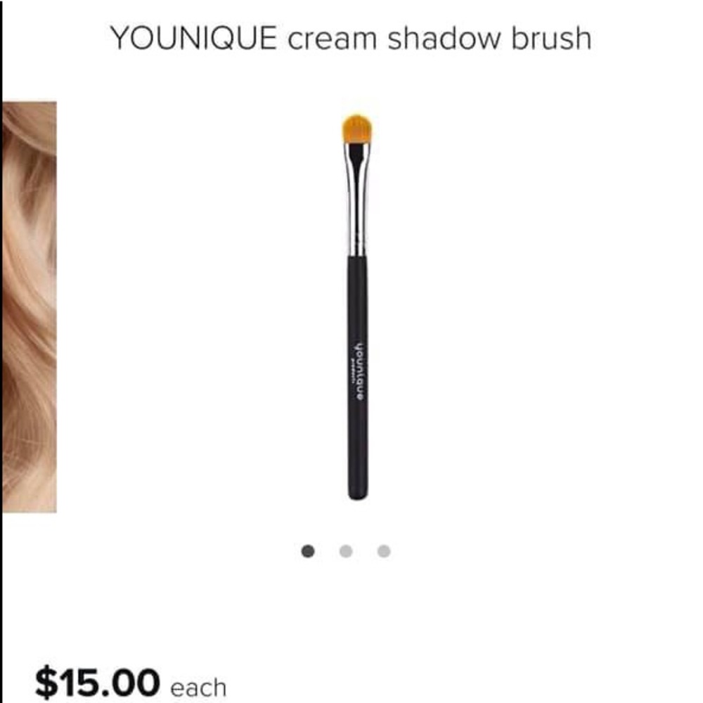 Brand new Younique cream shadow brush eyeshadow